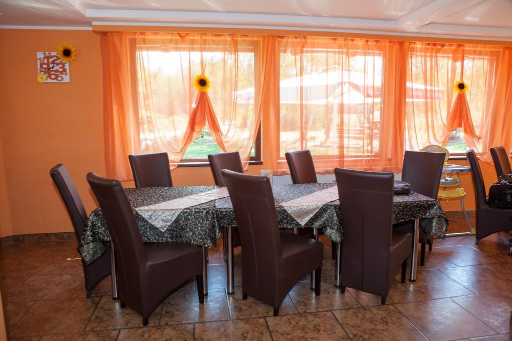 Pensiunea Royal Garden Hotell Sîmbăta de Sus Exteriör bild