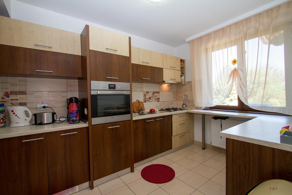 Pensiunea Royal Garden Hotell Sîmbăta de Sus Exteriör bild
