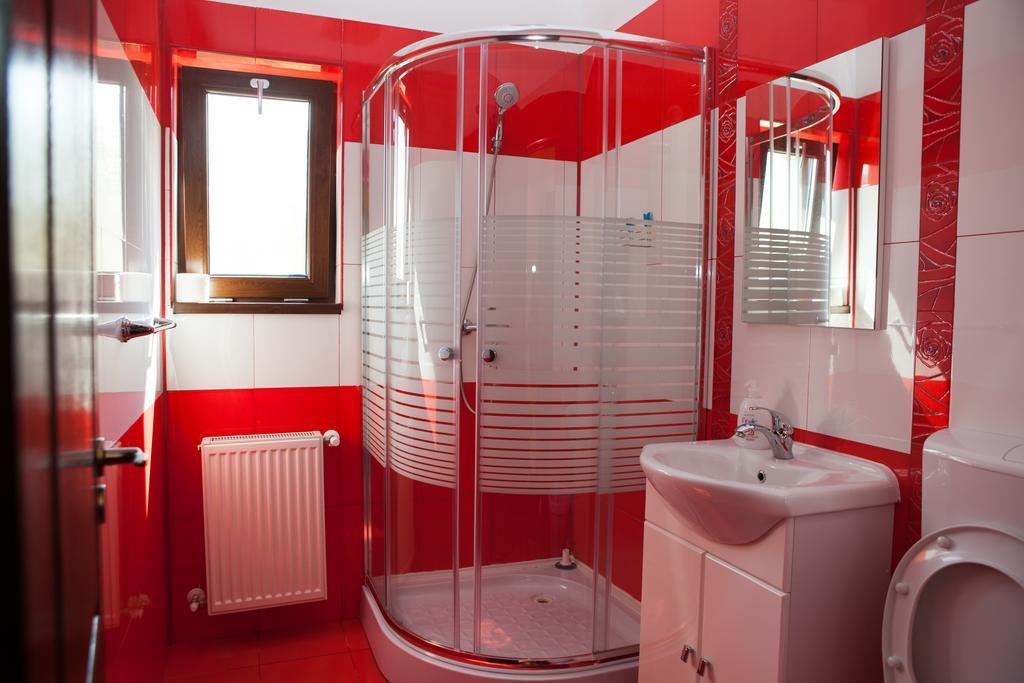 Pensiunea Royal Garden Hotell Sîmbăta de Sus Exteriör bild